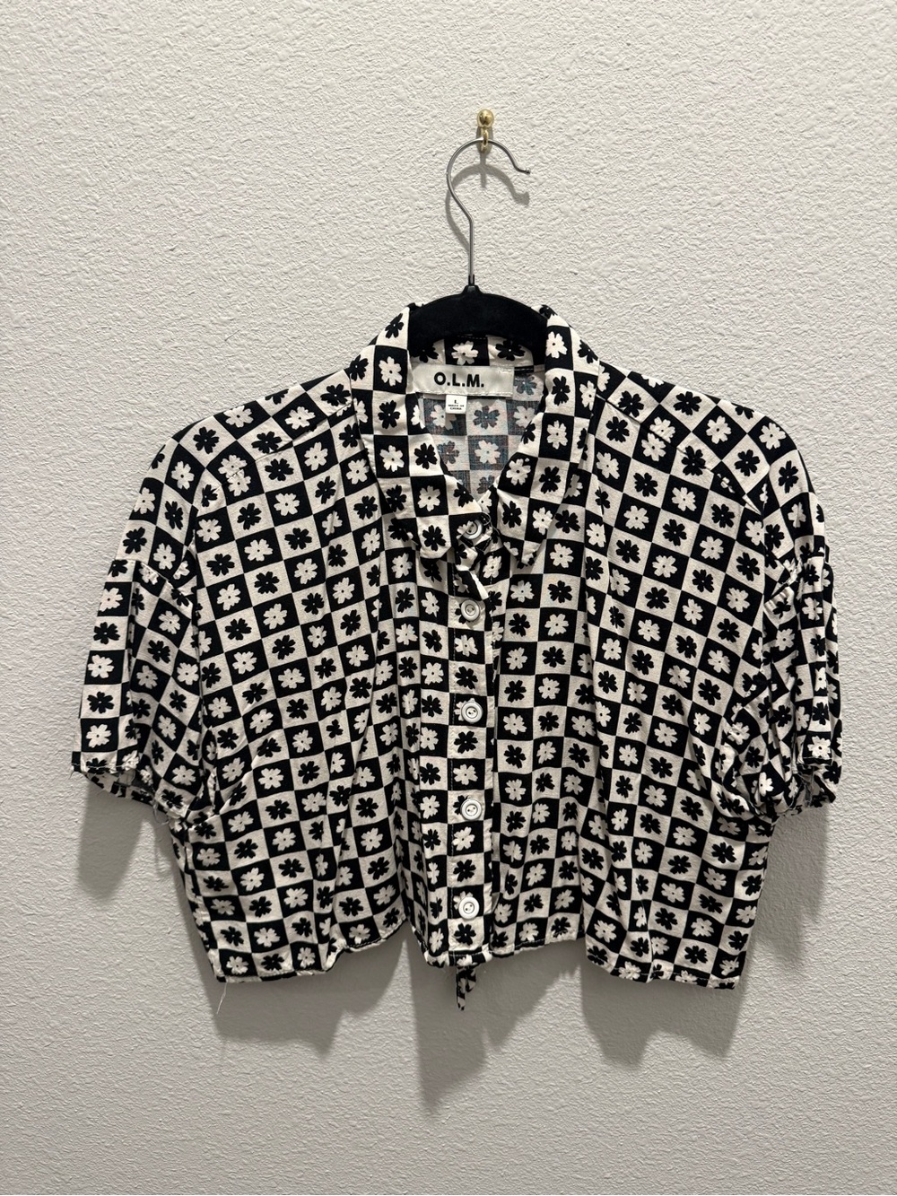 OLM Black & White Floral Check Crop Button-Up Top